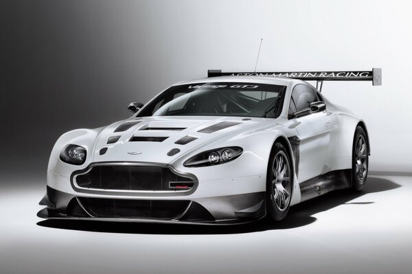 Blanc, tuning Racing aston martin