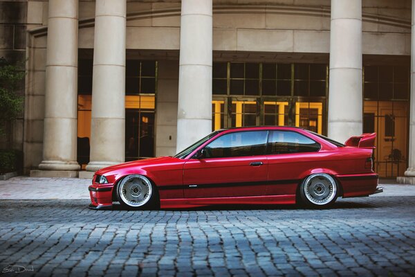 BMW rojo tiene Tuning