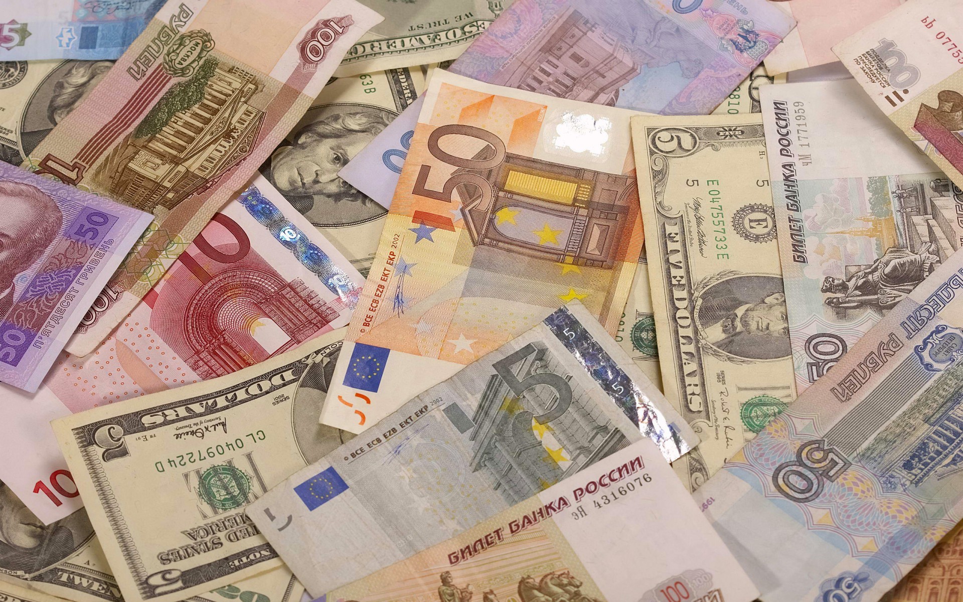 euro dollari rubli soldi banconote finanza