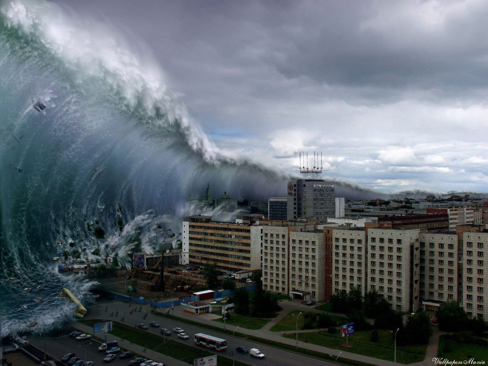 crash tsunami wave