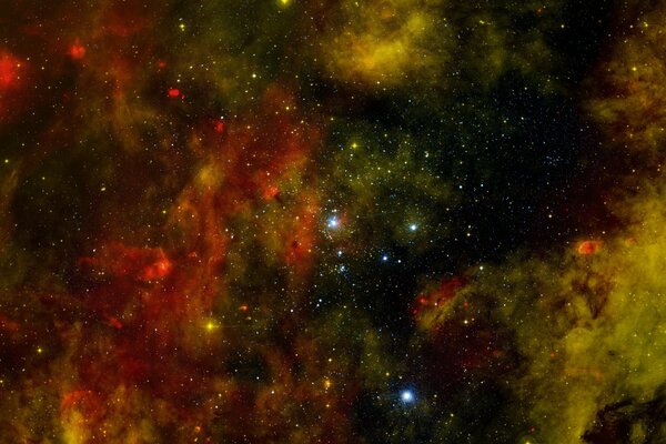 Cúmulo de estrellas celestes en la nebulosa