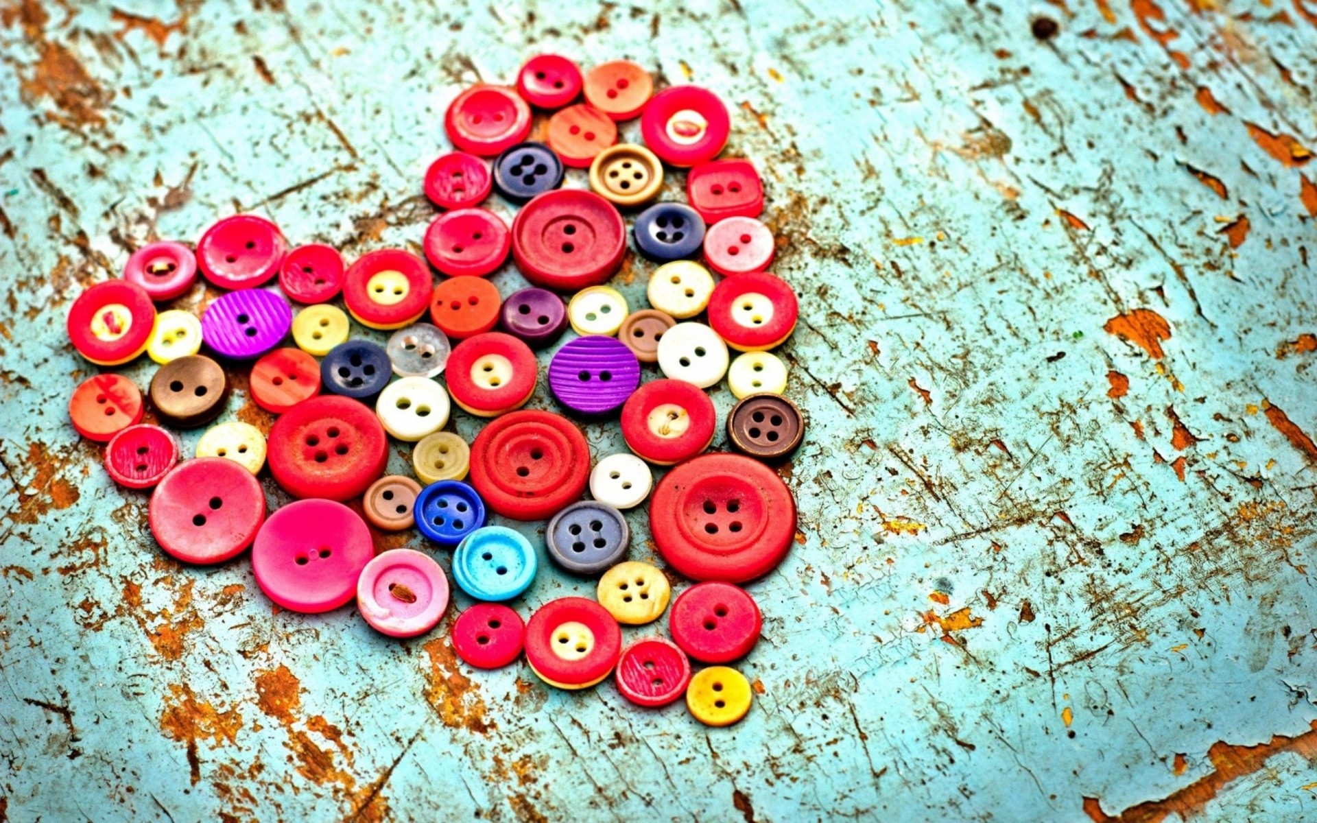corazón botones mesa multicolor