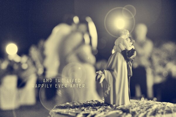 Figurine sur le totra de mariage. Photo de mariage