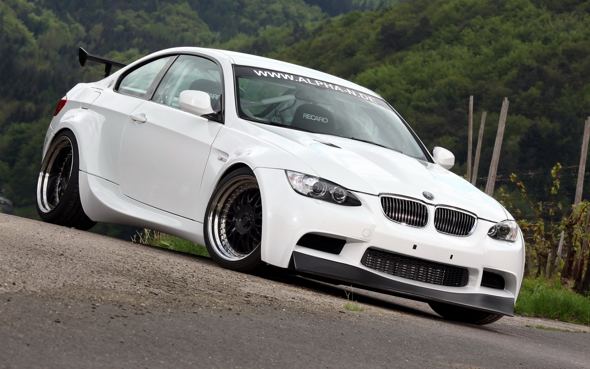 alpha-n bt92 bmw m3 e92 bmw front weiß tuning hintergrund