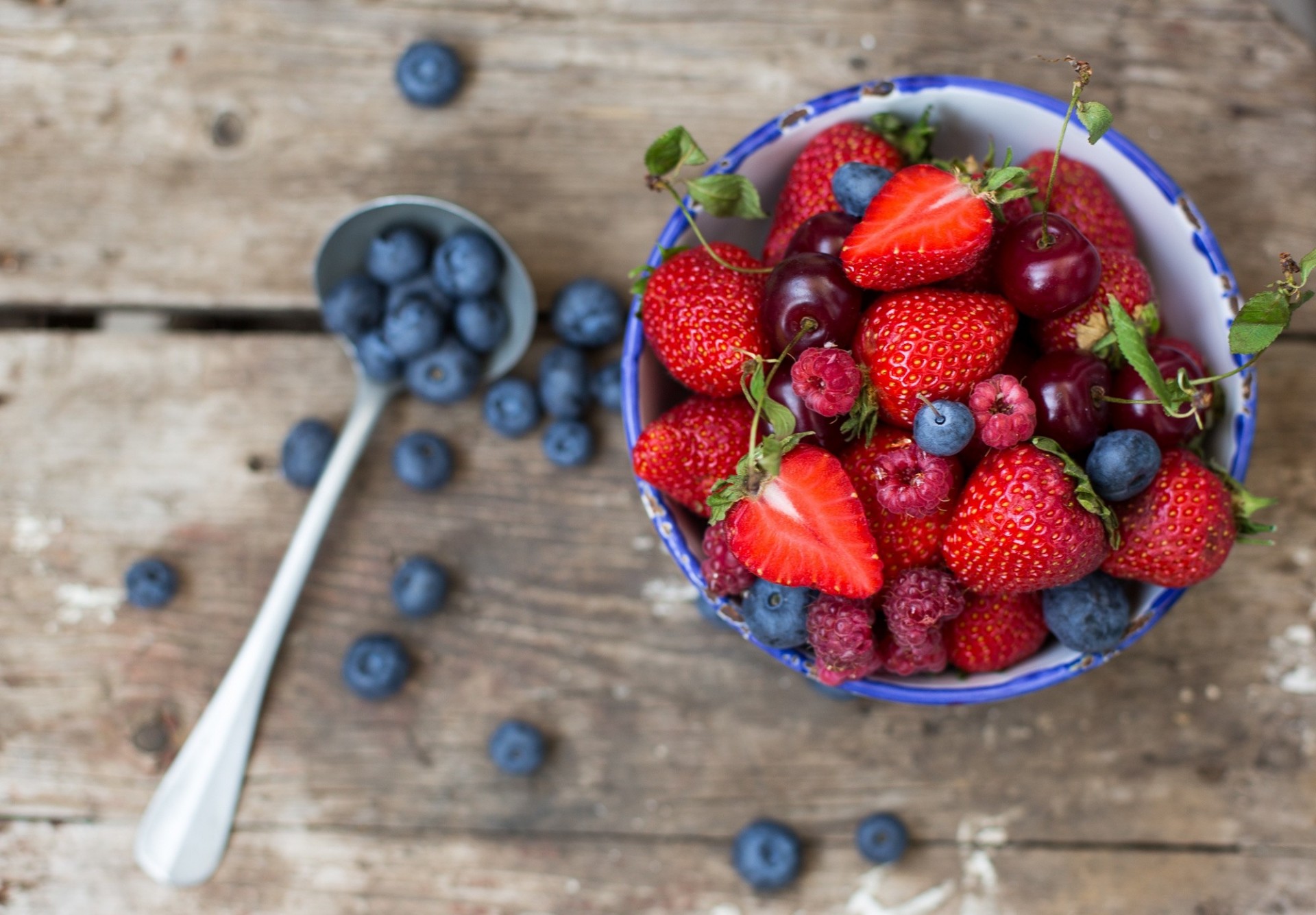 blueberries berries strawberry raspberry sakura