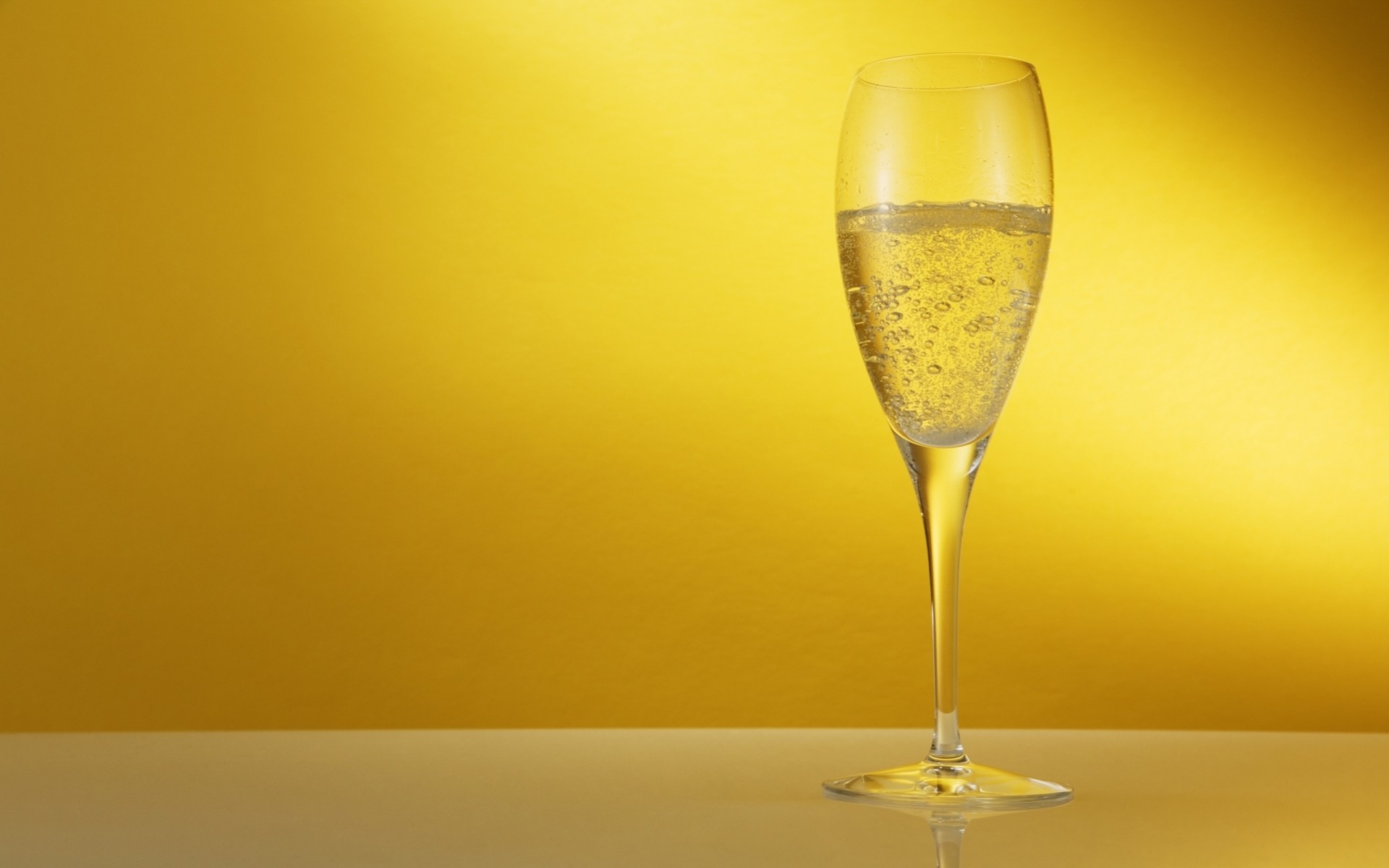 background glass champagne fougeres yellow