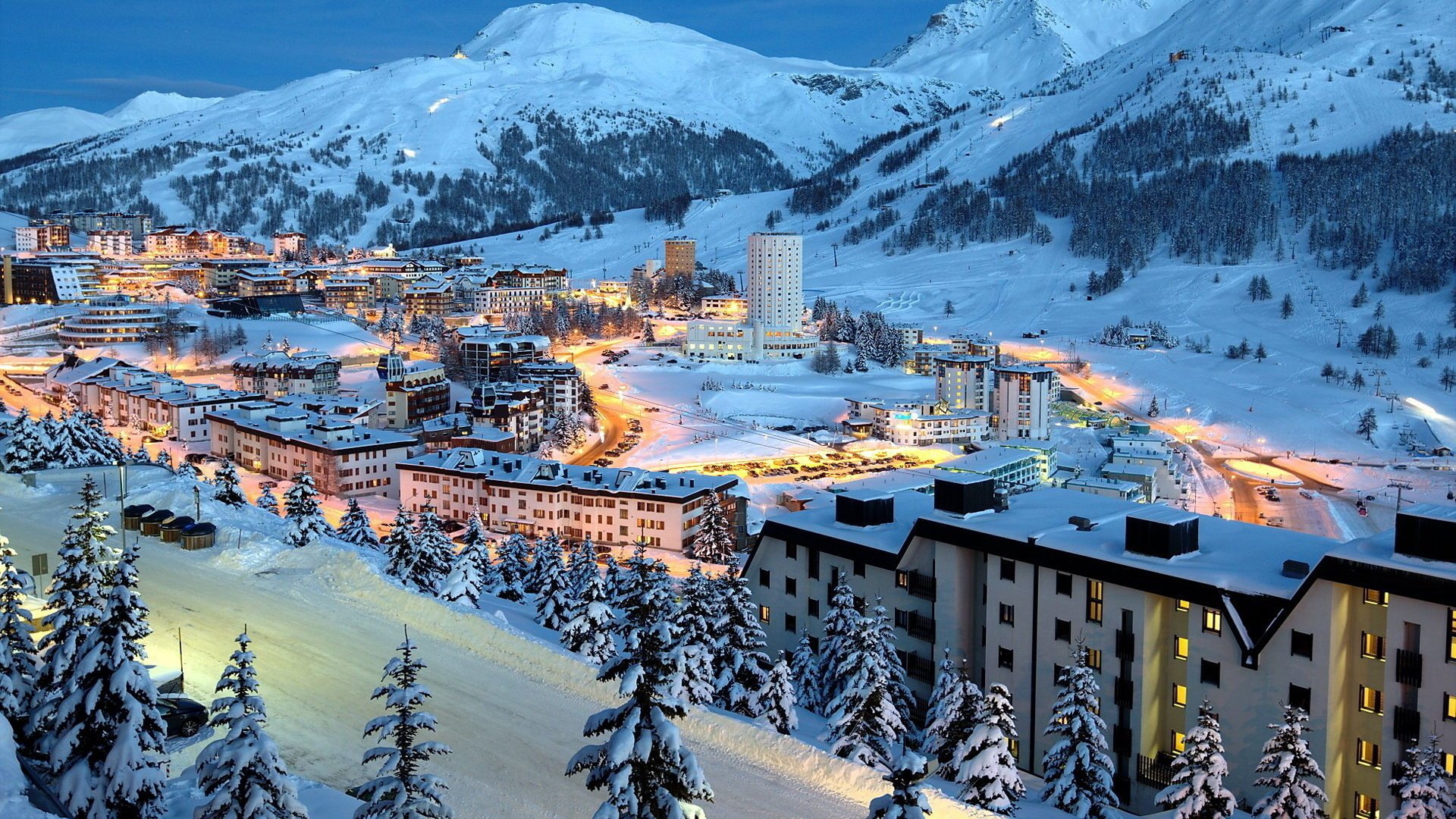 ciudad montaña invierno noche nieve