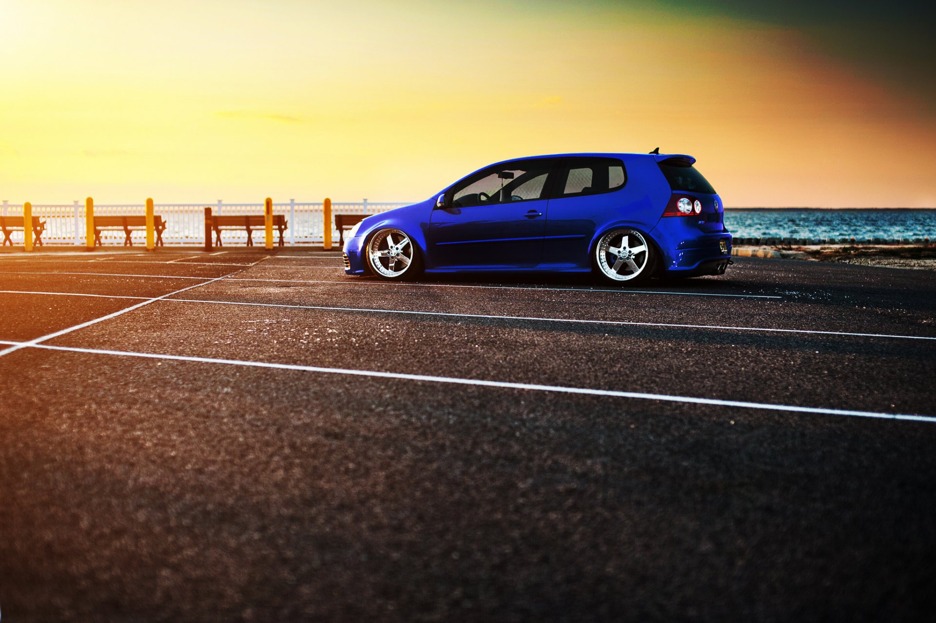 volkswagen golf tuning parken uferpromenade