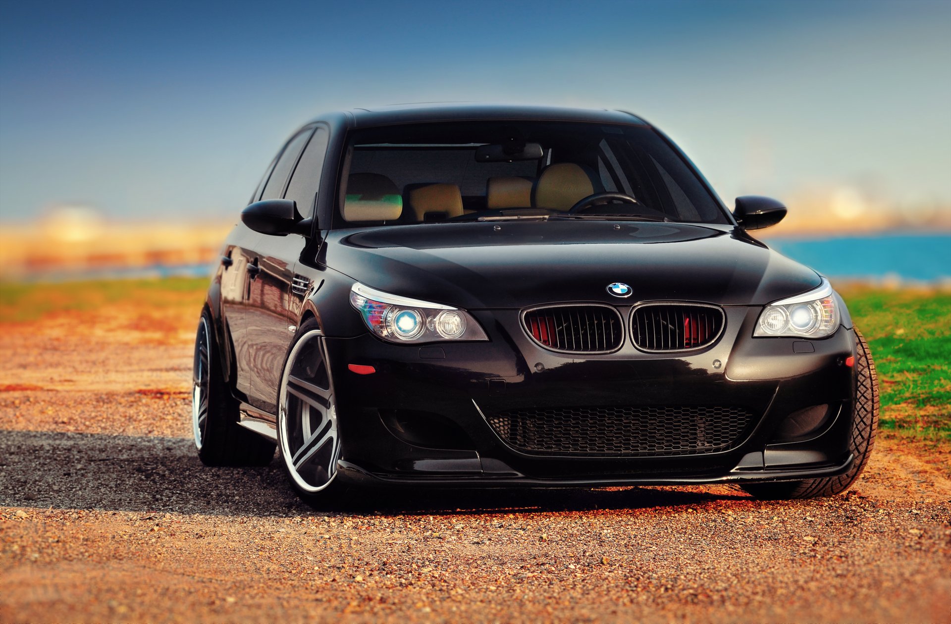 bmw m5 e60 черный передние