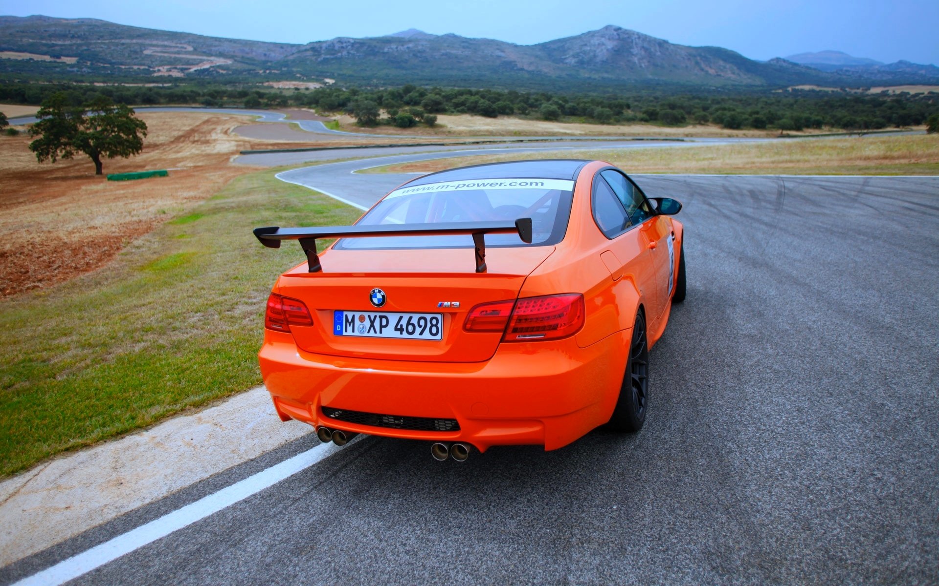 bmw m3 gts bmw orange voiture tour route trafic nombre spoiler