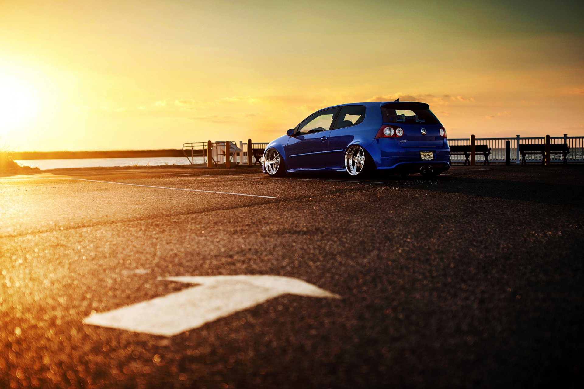 volkswagen golf r32 blue rear volkswagen sunset sun glare