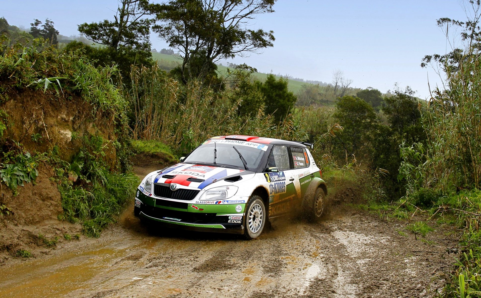 koda fabia rally wrc rally skoda fabia auto sport gara anteriore fango