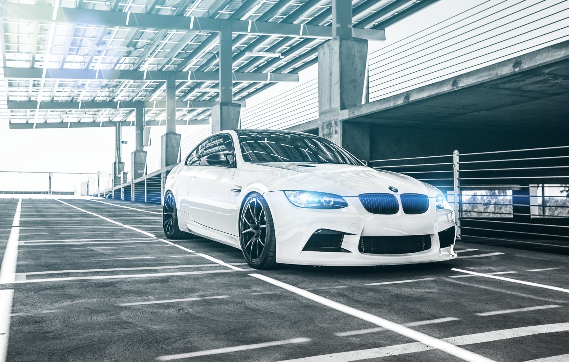 bmw m3 coupe e92 white front parking reflection