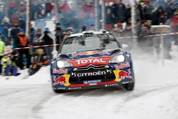 Winter rally spectators citroen