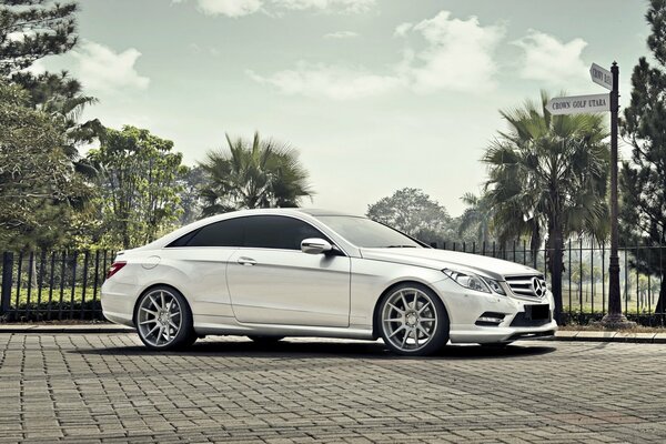 White mercedes-benz e - class coupe