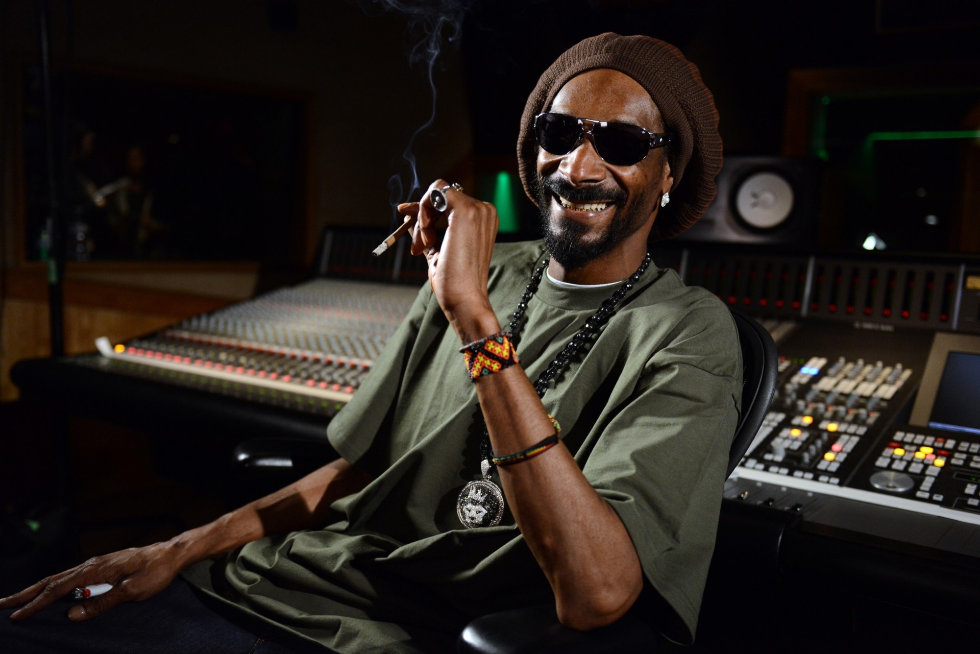 man snoop dogg singer actor