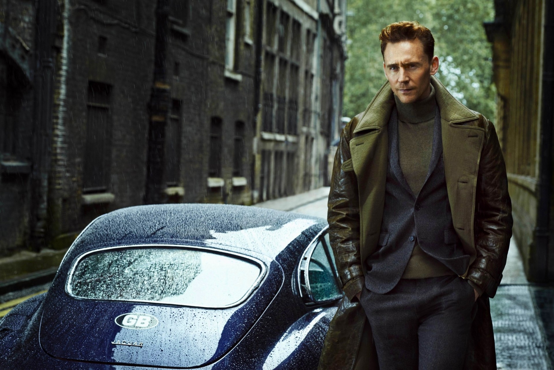 tom hiddleston costume uomo jaguar hiddleston auto attore