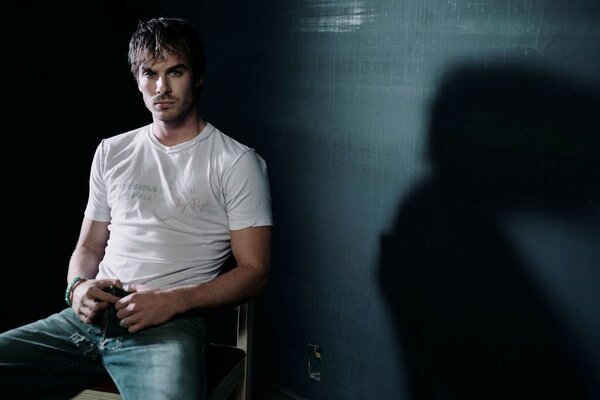  Damon Salvatore es el actor Ian Joseph Somerhalder de la saga the Vampire Diaries 