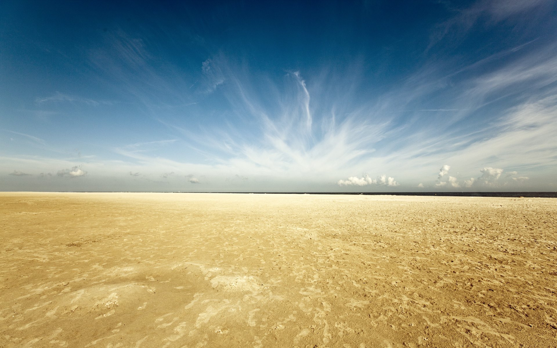 plage sable ciel