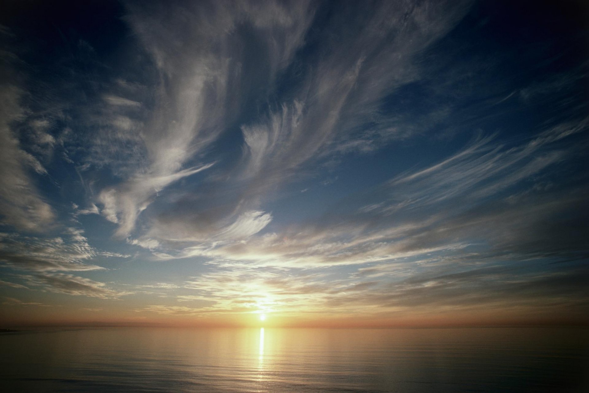 sonnenuntergang himmel horizont wolken glatte oberfläche