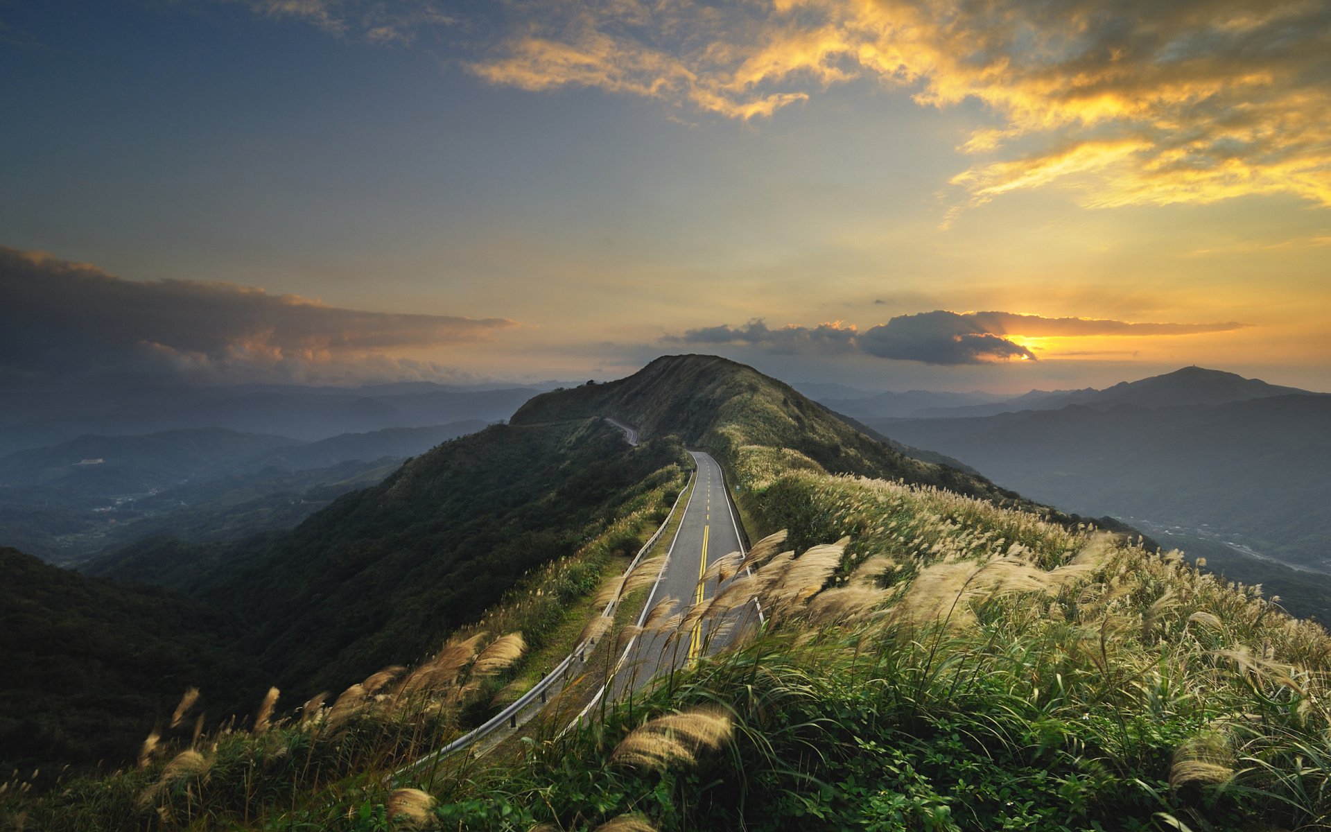 paesaggio cina colline erba strada vista luoghi strade cielo vento montagne