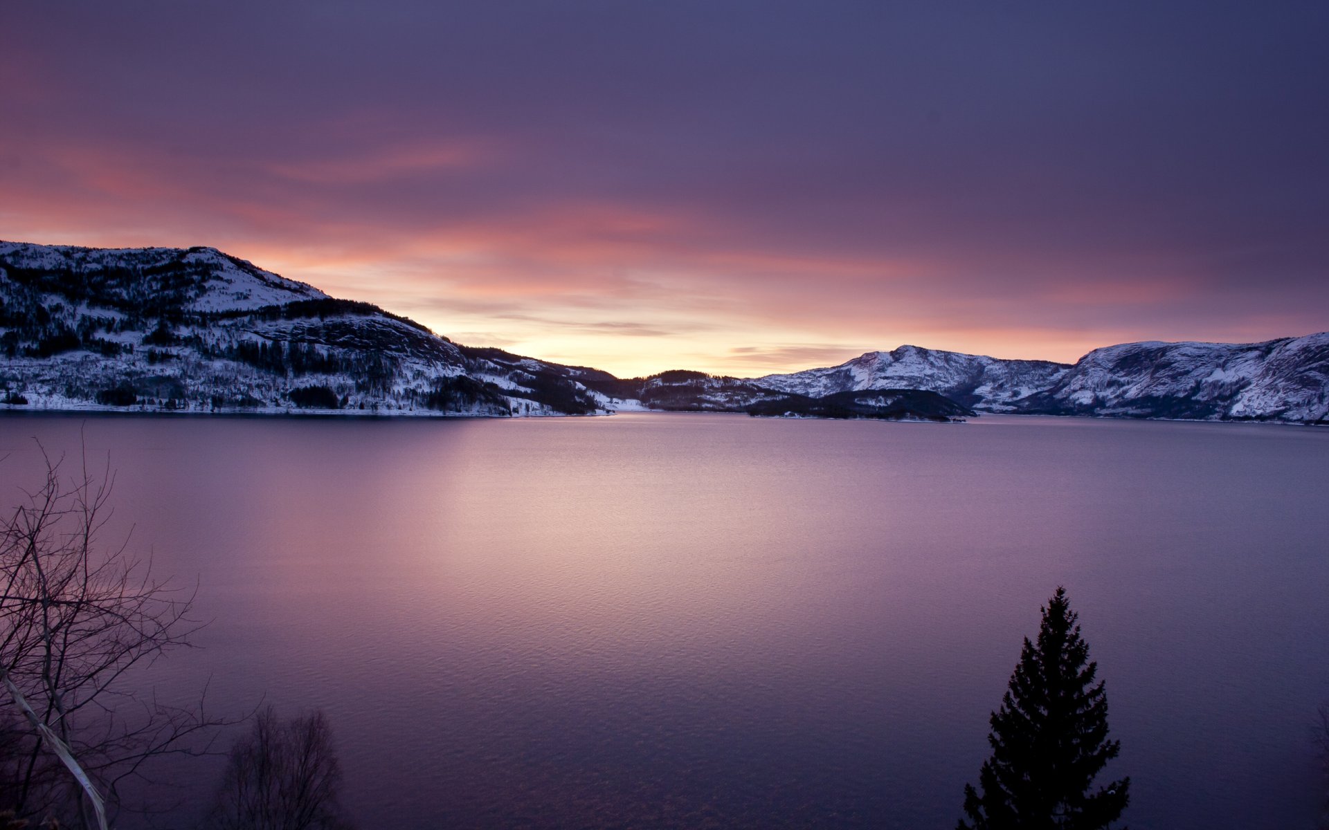 landscape nature water lake mountain tree spruce surface of clouds sky