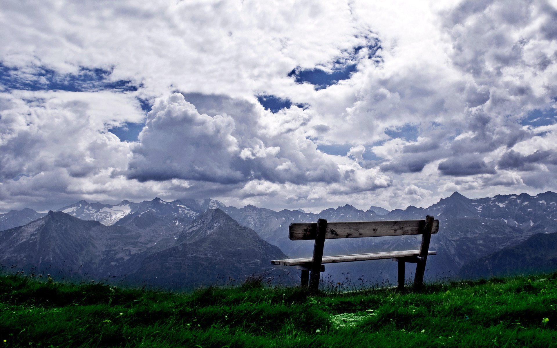 paesaggio erba montagne cielo bellezza natura panchina