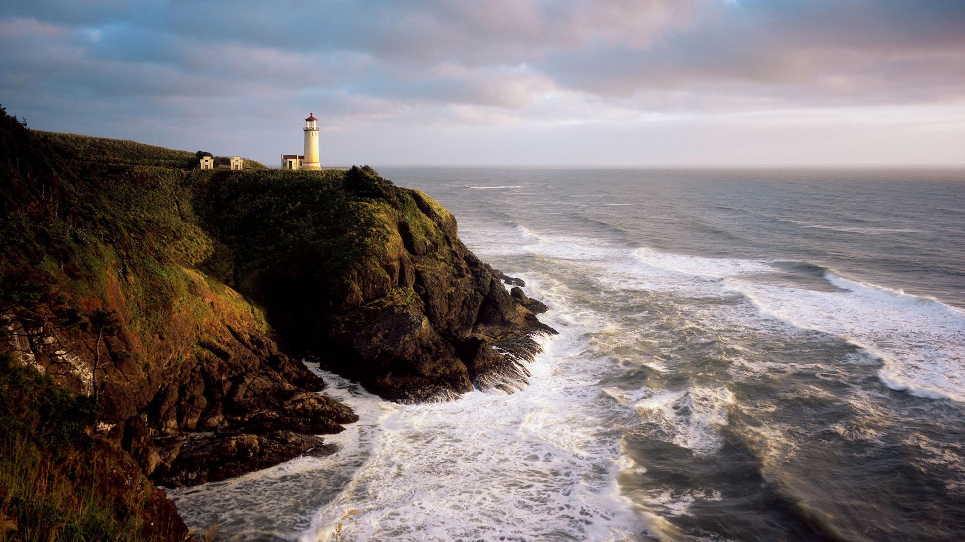 paysages phares côte eau mousse océan mer éclaboussures vagues pierre pierres de roche roches