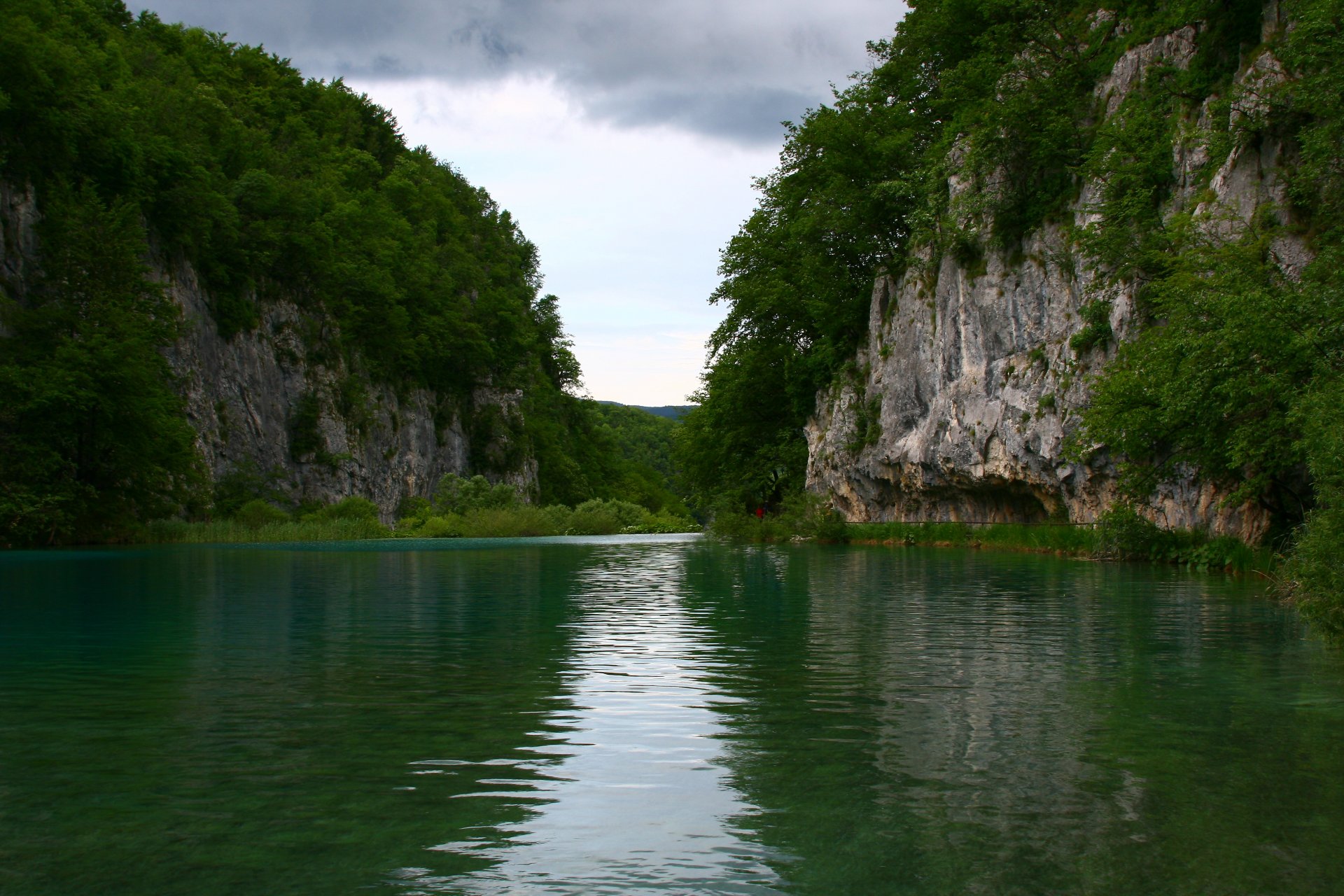 naturaleza paisaje lago rocas árboles cielo