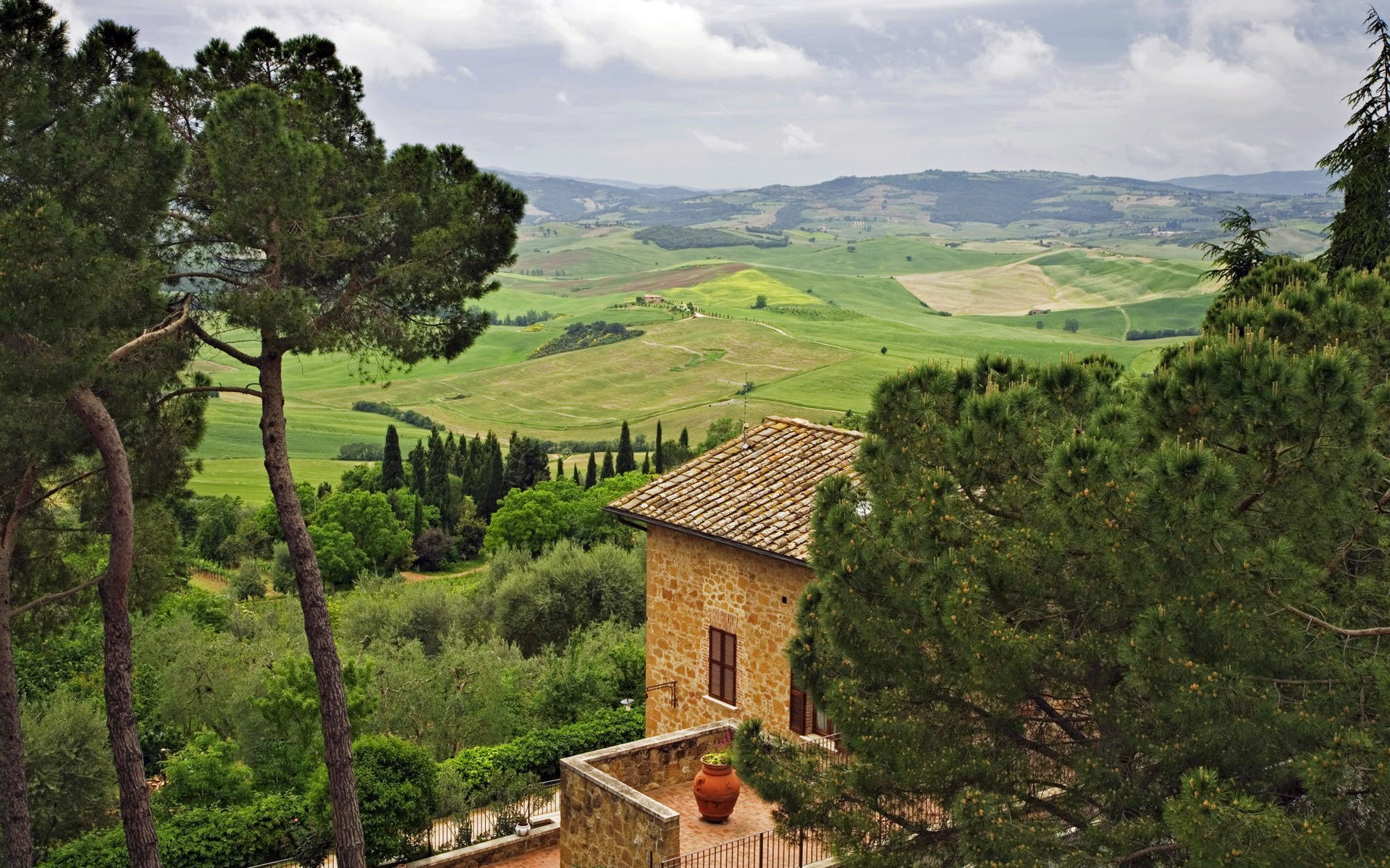 italie maison ciel arbres collines