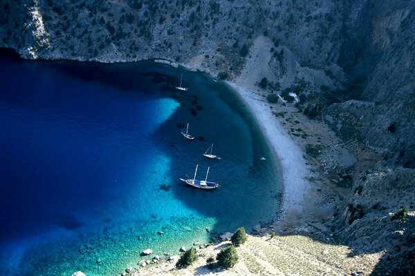 Sea and yachts in the lagoon