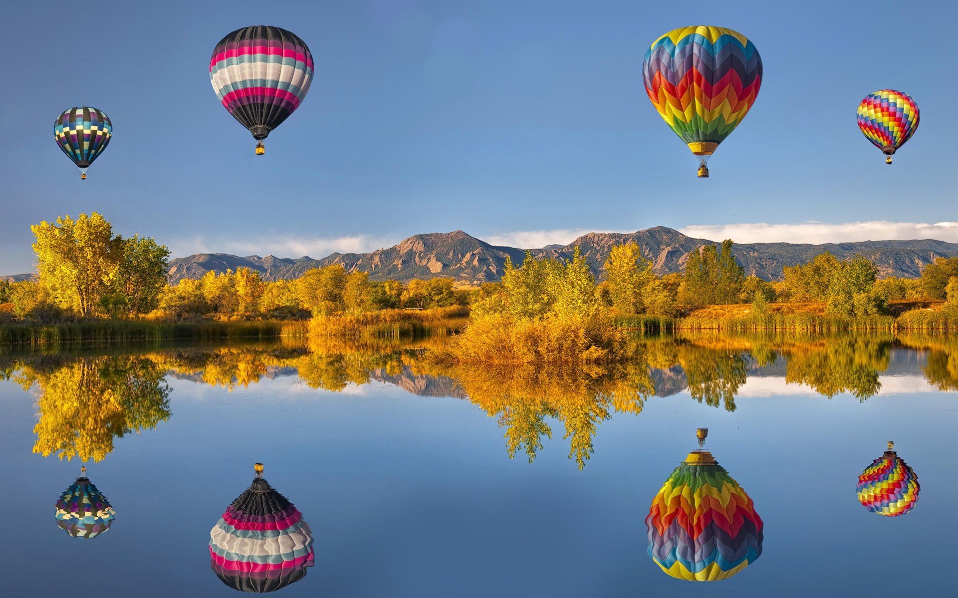 natur landschaften luftballons luftballons bäume berge wasser see himmel foto