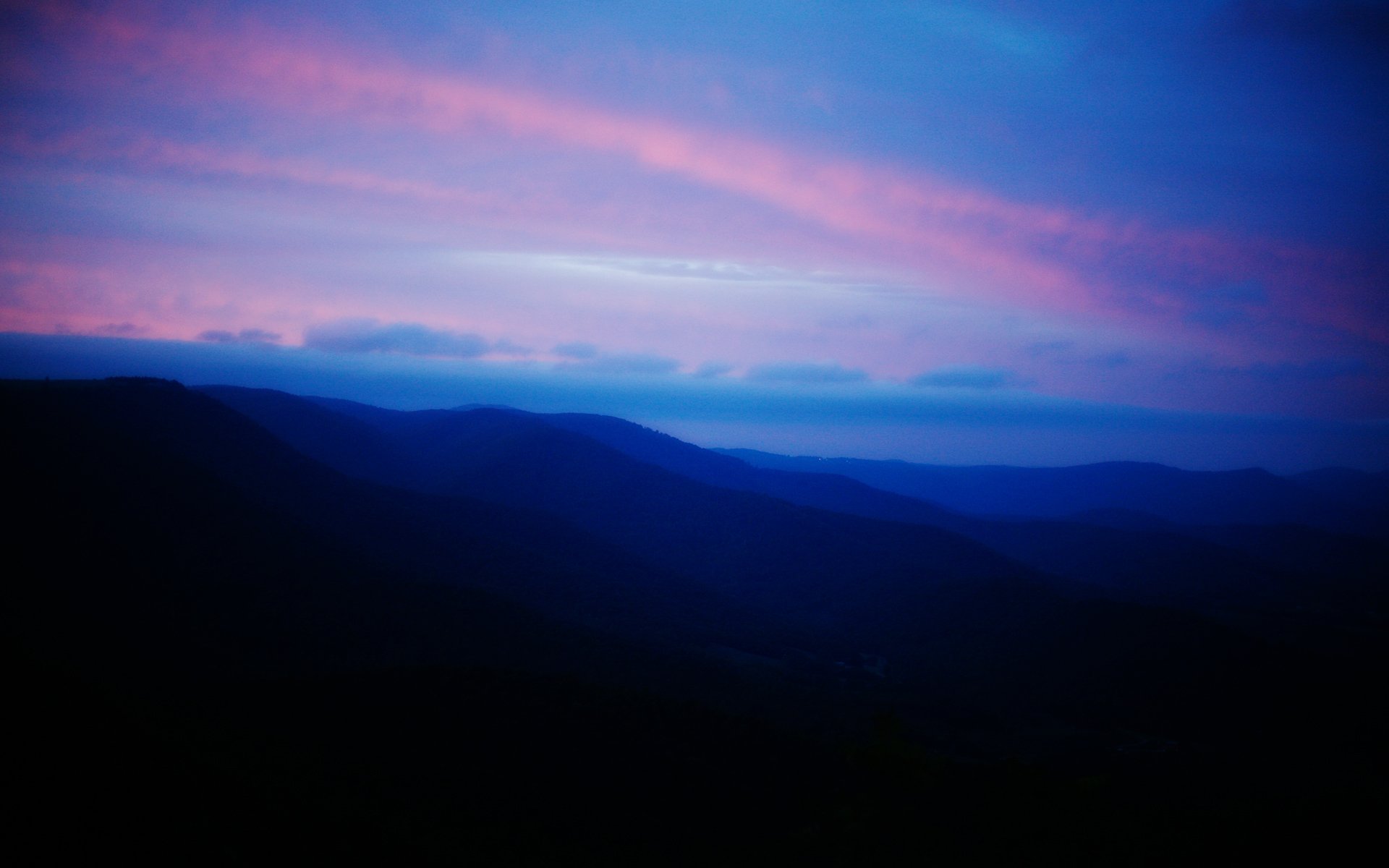 mattina paesaggio pendii montagne cielo