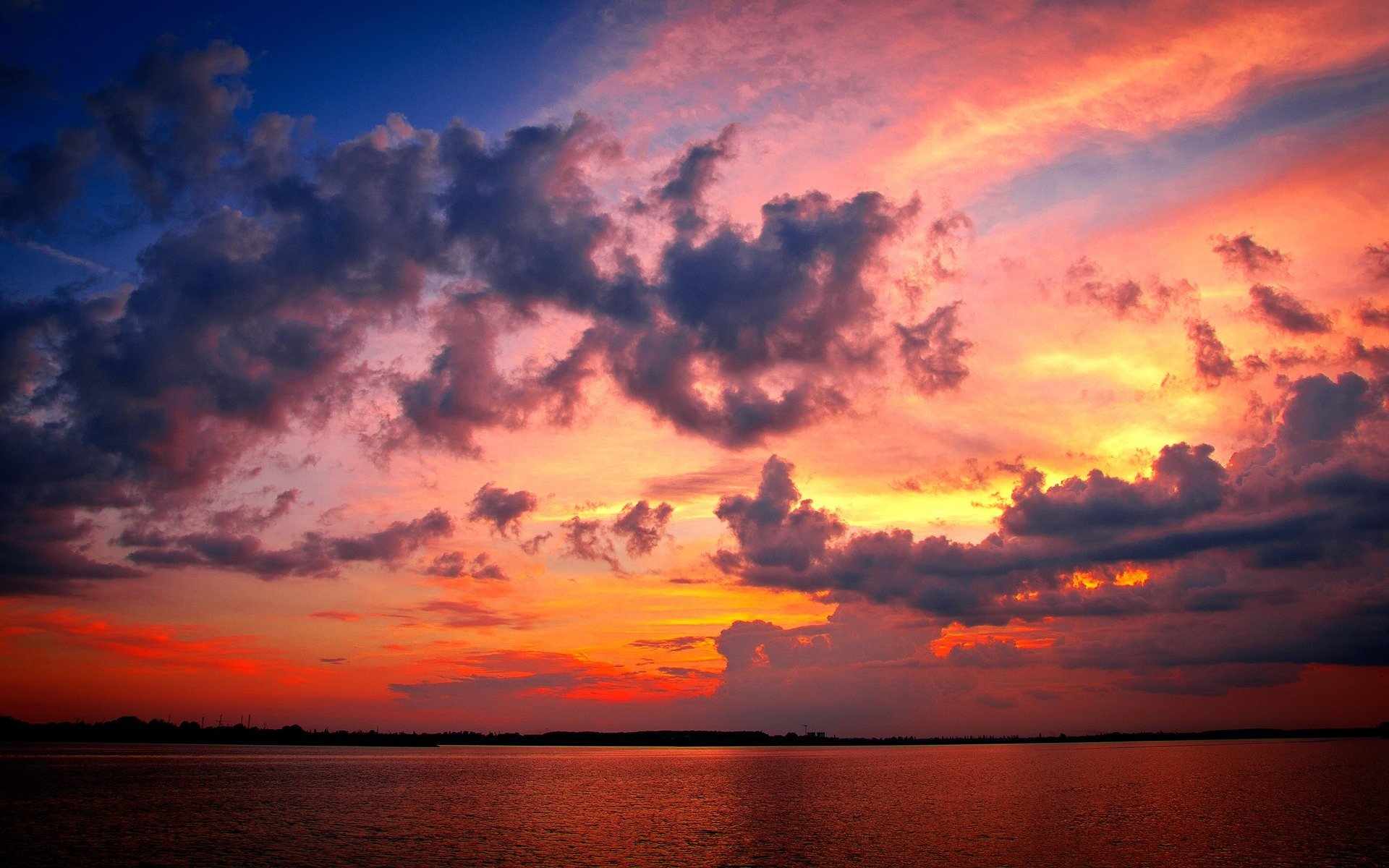 mare cielo acqua