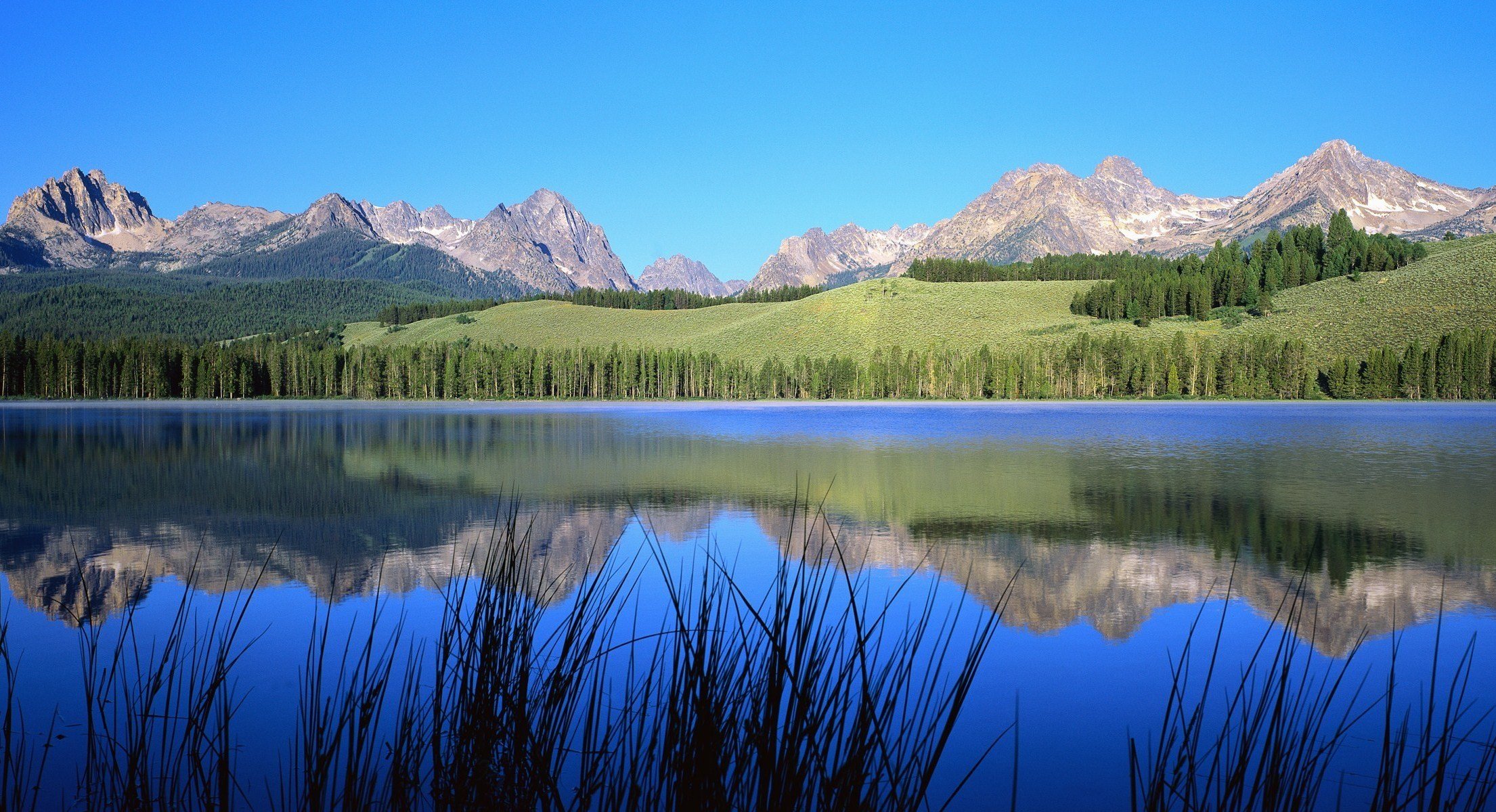 nature paysage rivière arbres ciel montagnes