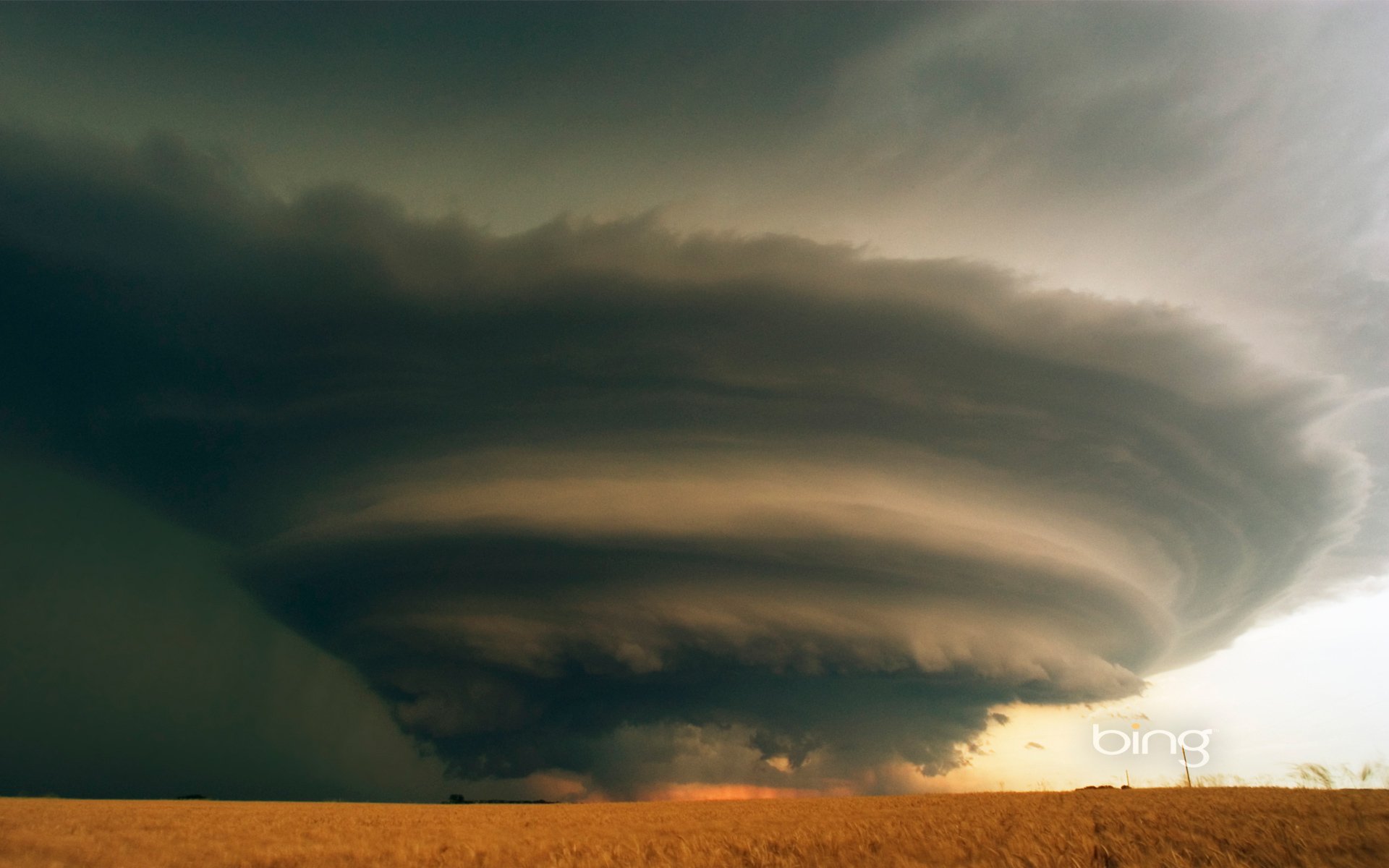 temporale campo cielo