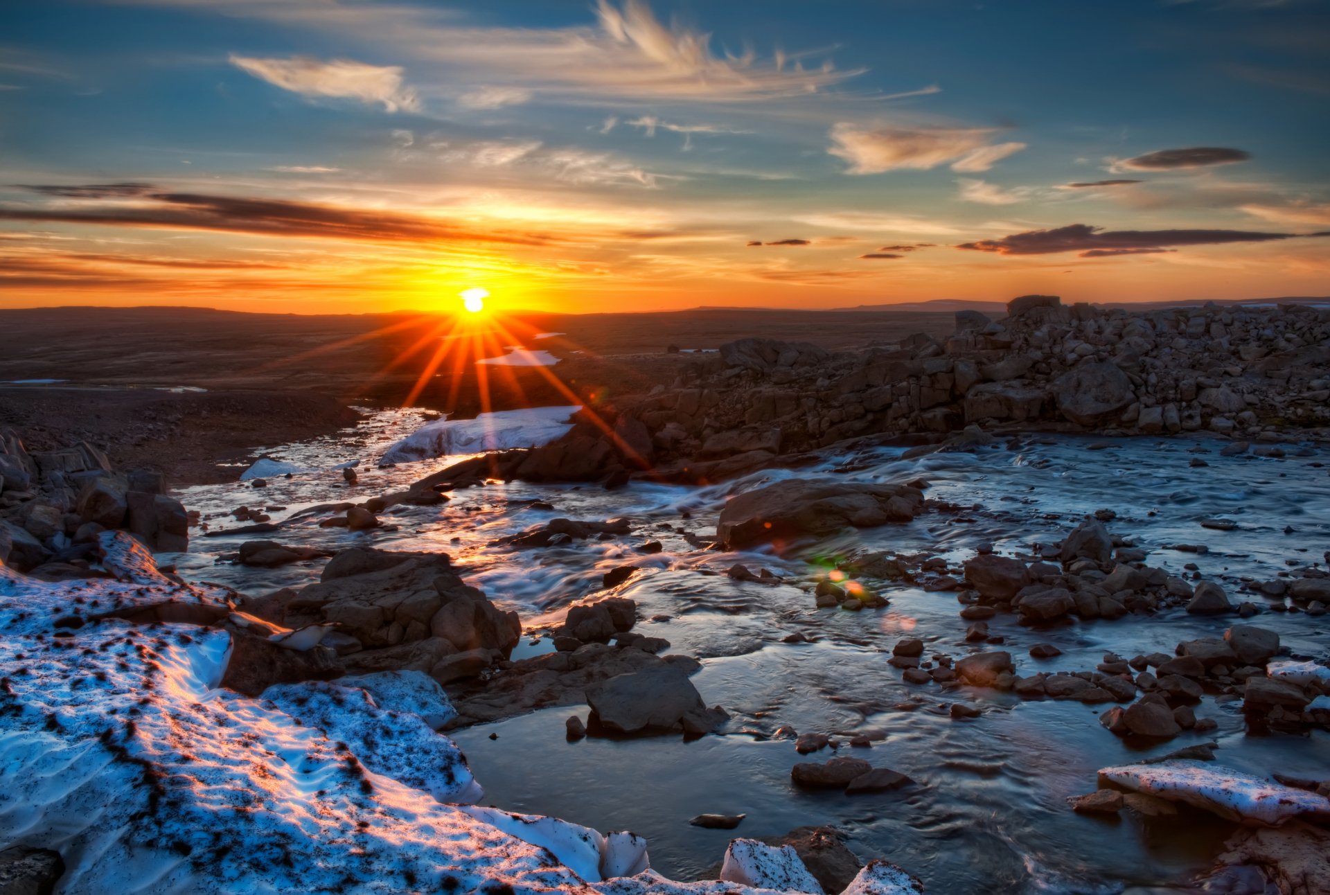 fiume pietre sole sera paesaggio