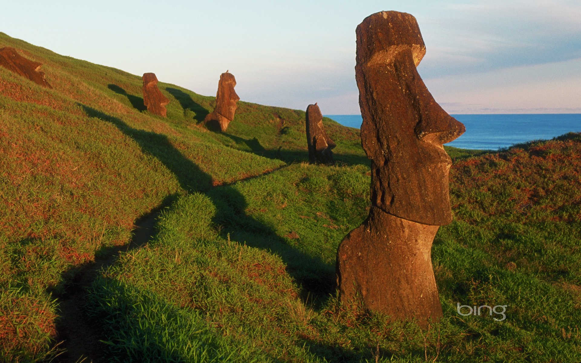 statuen gesicht landschaft