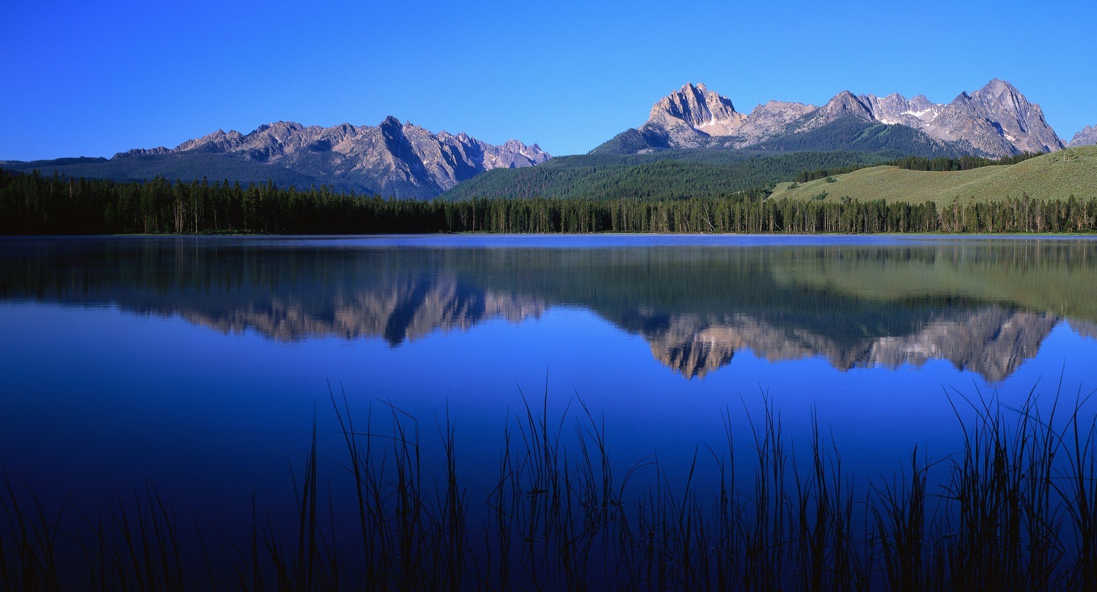 natura lago blu montagna