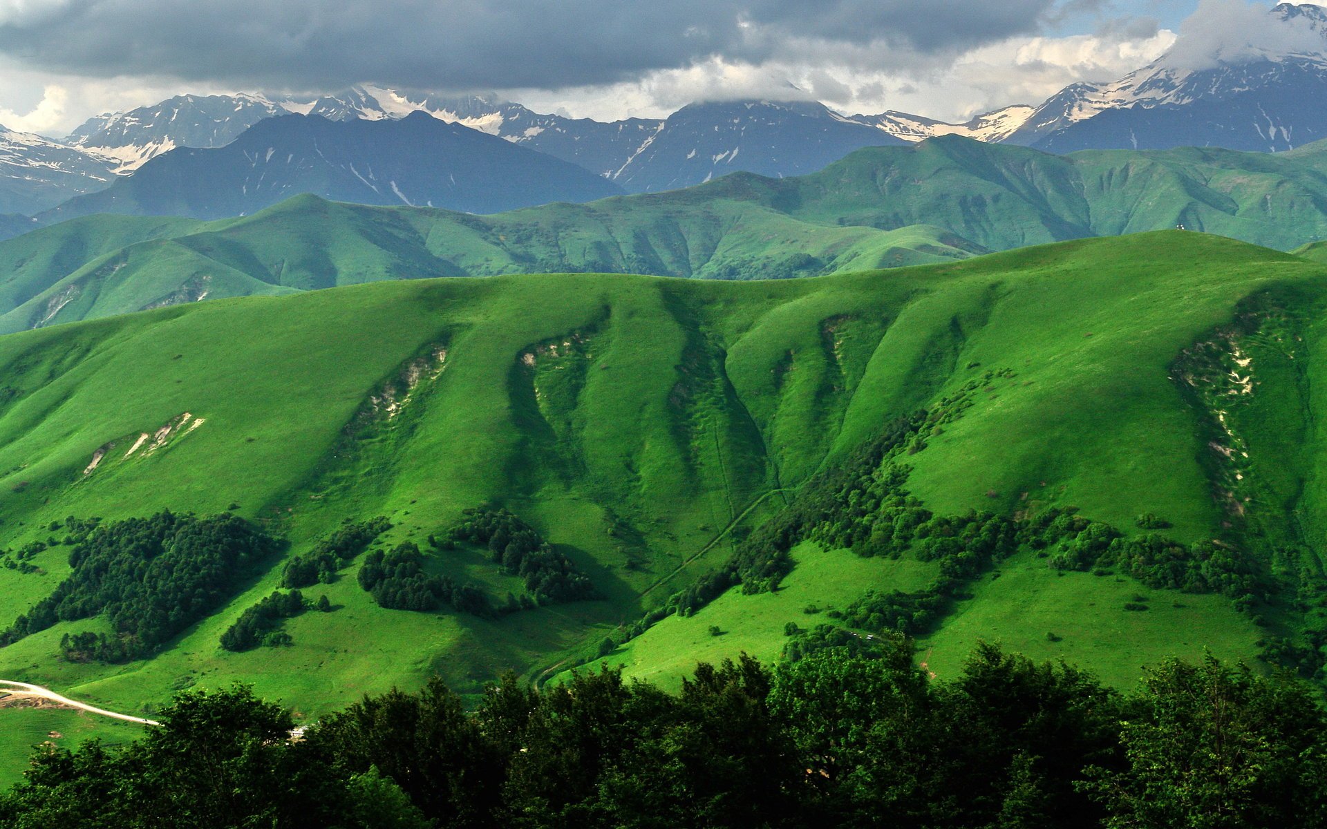 berge gras südossetien