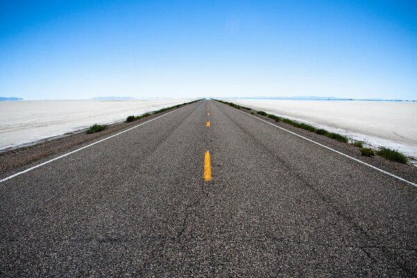 An ideal road without a single car