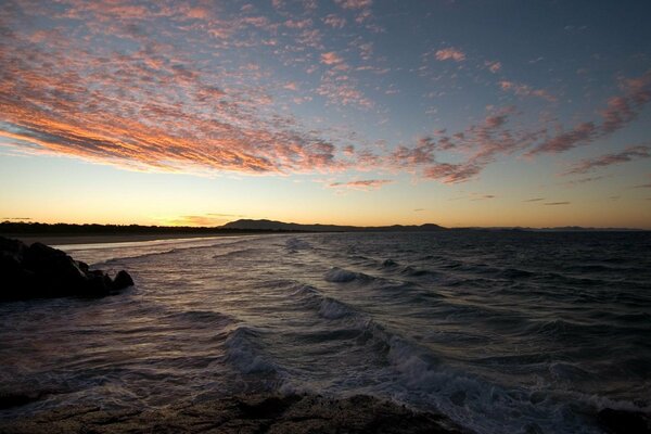 Paysage d été de la mer du soir