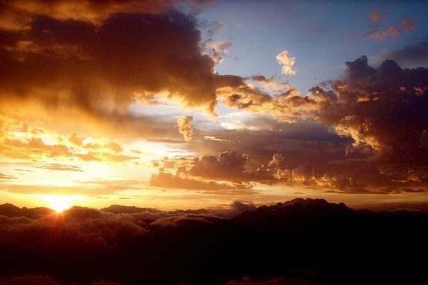 Gemütliche Wolken über Kanada