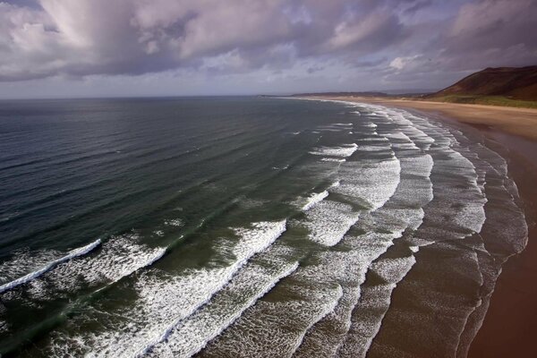 Waves on the seashore. Landscape