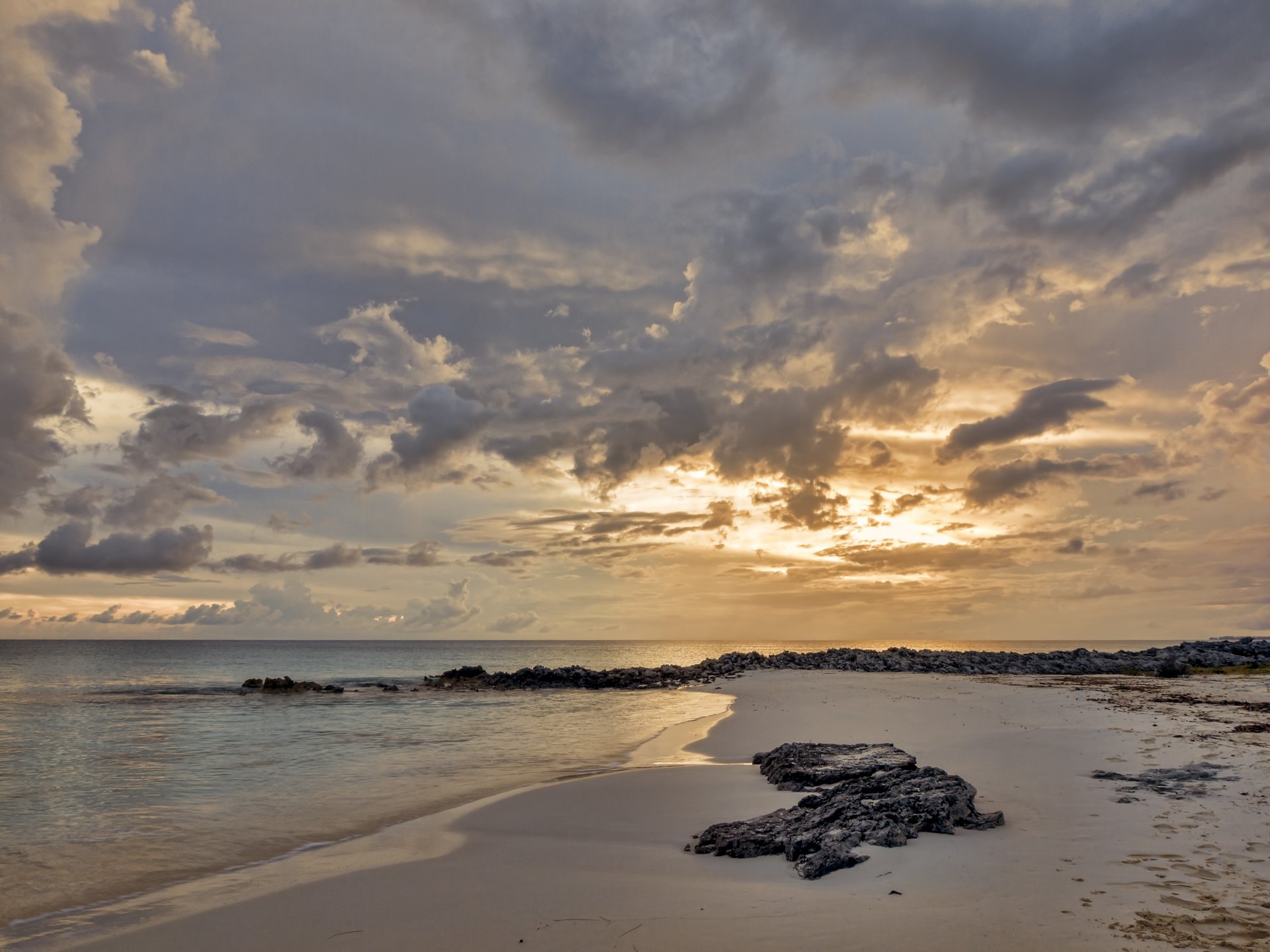 meer ufer sand wolken