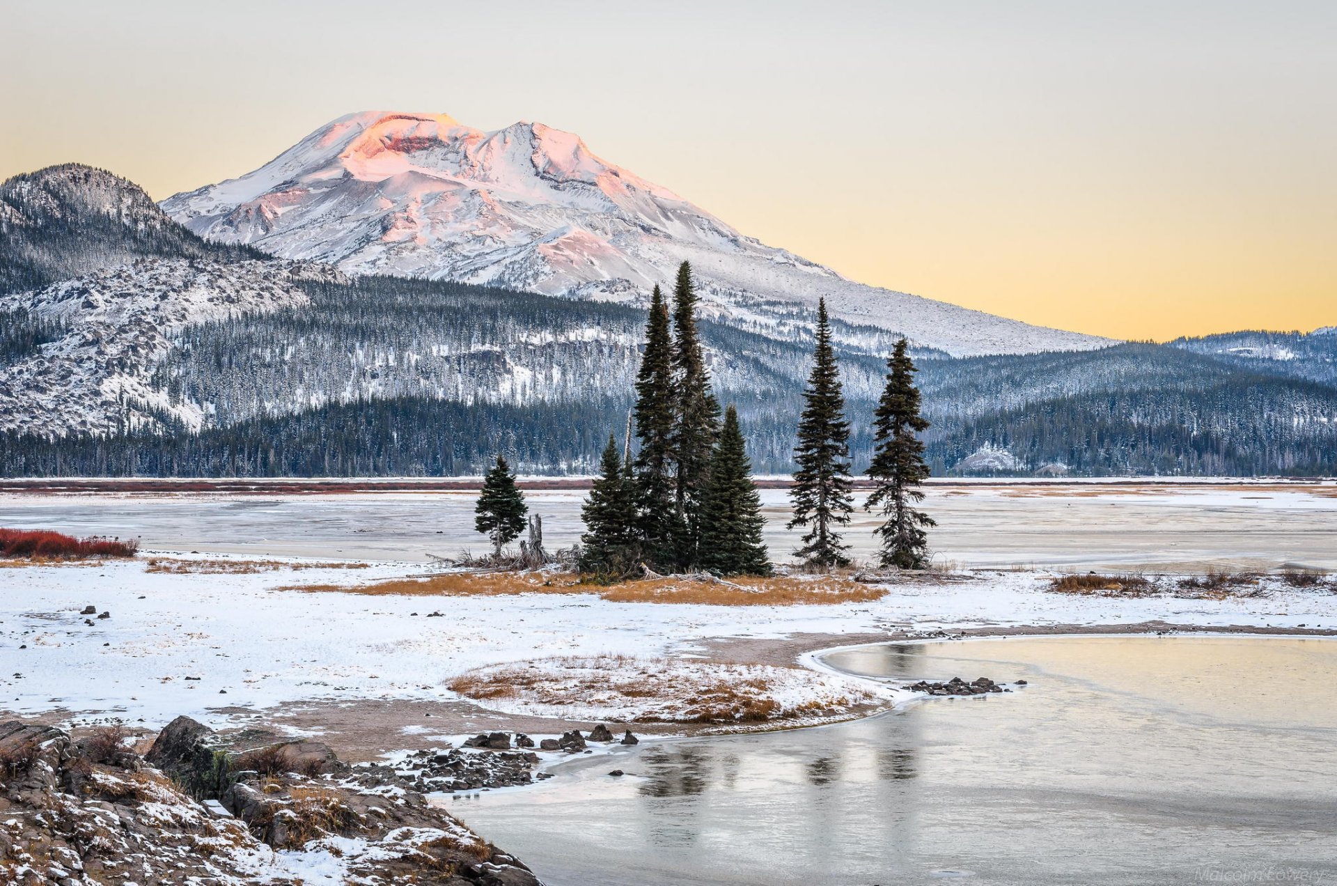hiver neige montagnes usa arbres rivière nature