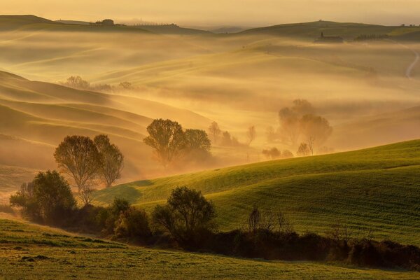 Mañana de abril en la Toscana