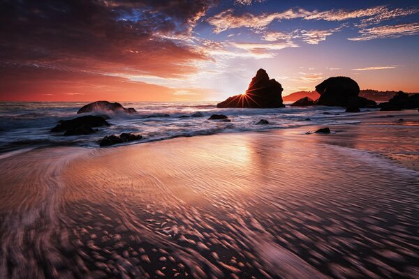 Hermosa playa frente al mar