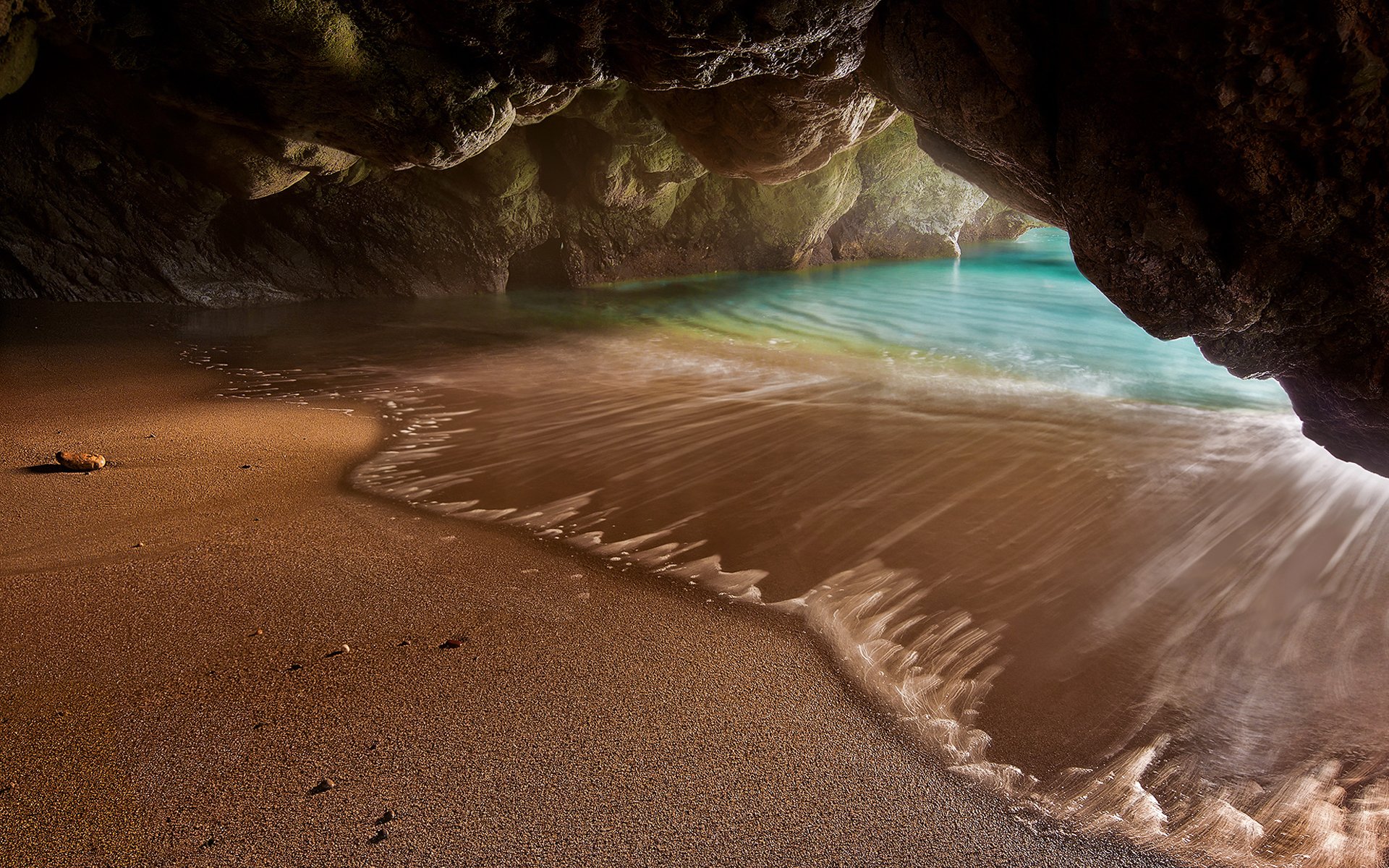 mar playa arena agua rocas gruta