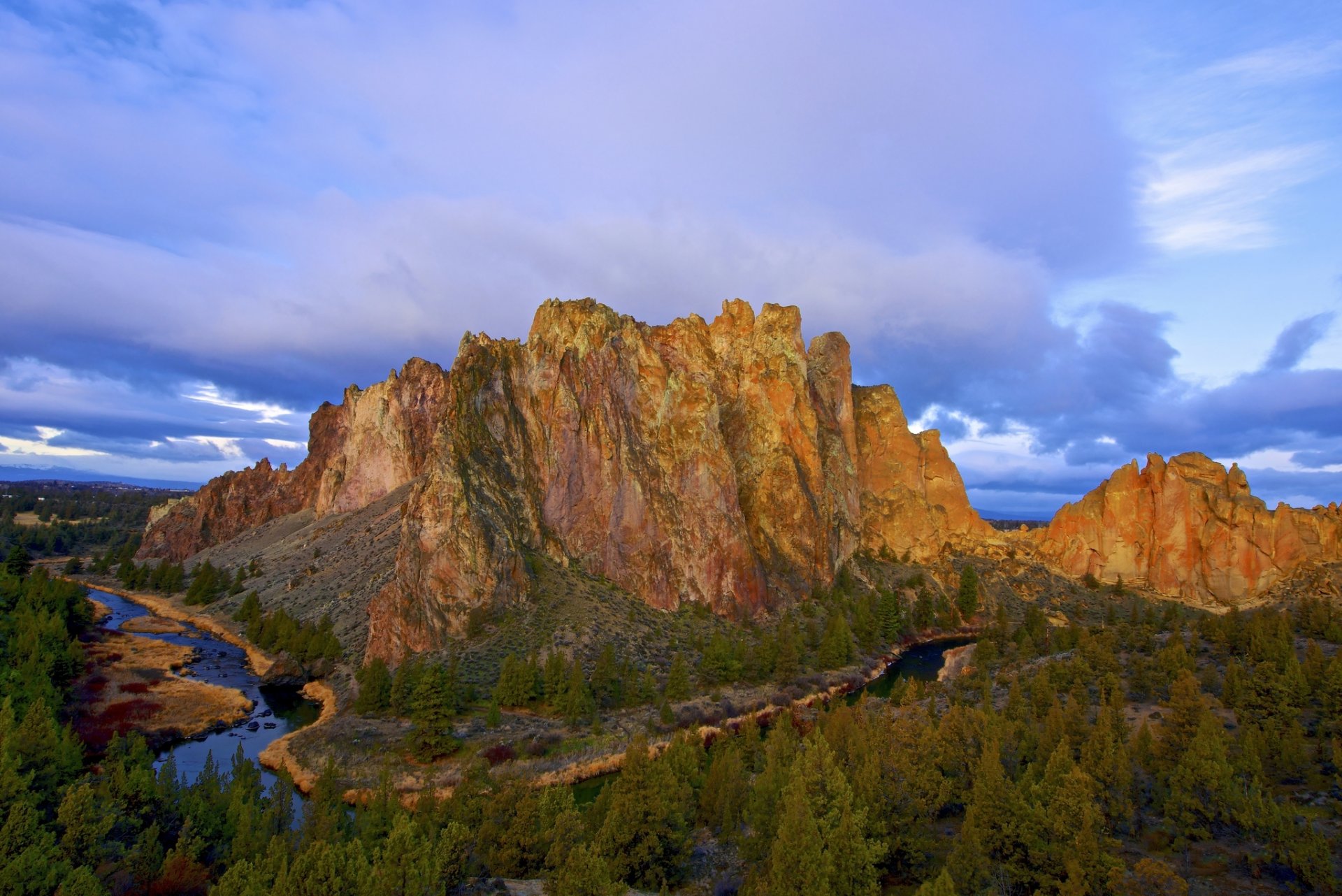 estados unidos oregon montaña río sinuoso curva del río árboles nubes mañana